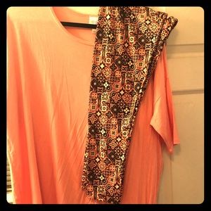 LulaRoe TC leggings and Medium Irma